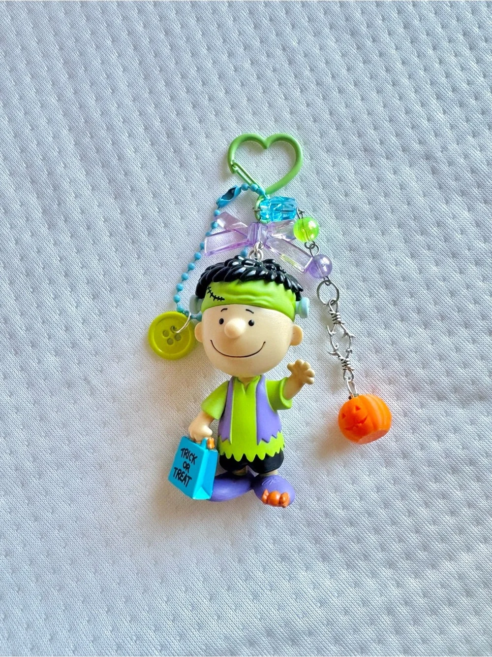 Snoopy Charlie Brown Halloween Pumpkin Keychain Charm - Orange & White